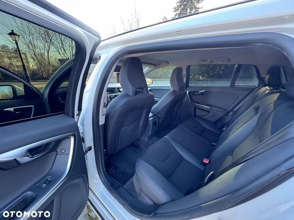 Volvo V60 D3 Momentum - 5