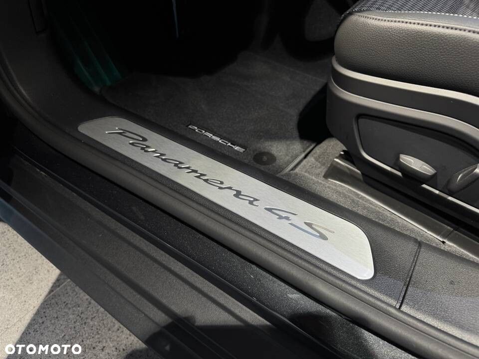 Porsche Panamera 4S E-Hybrid PHEV - 18