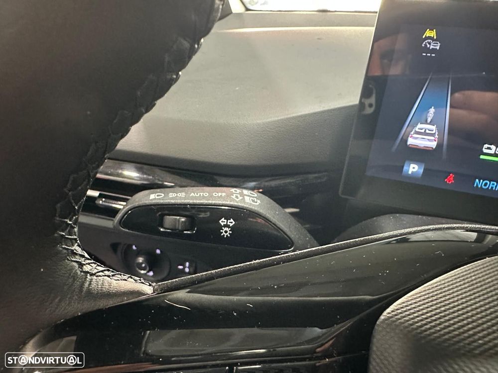 MG MG4 64 kWh Luxury - 47