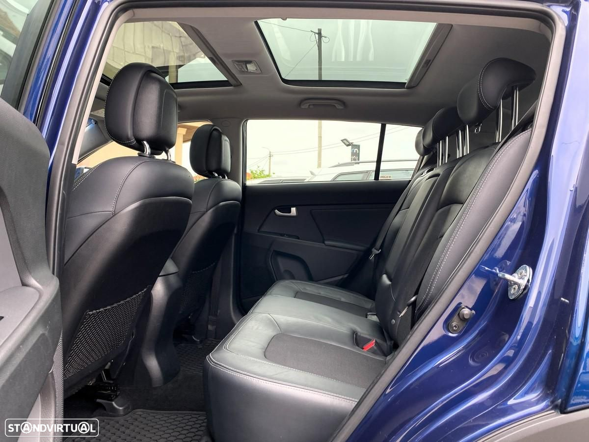 Kia Sportage 1.7 CRDI ISG TX Navi - 28