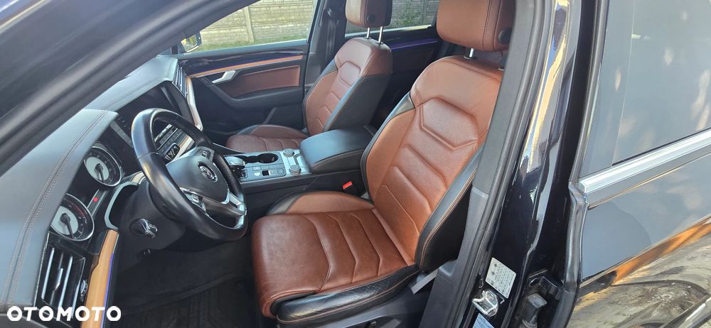 Volkswagen Touareg - 13