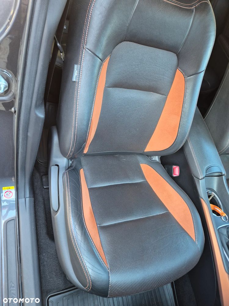 Toyota Avensis 1.8 Premium - 15