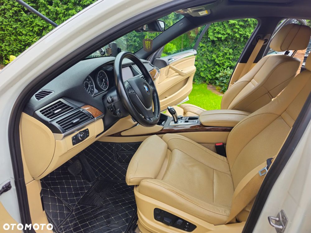 BMW X6 50i xDrive - 10