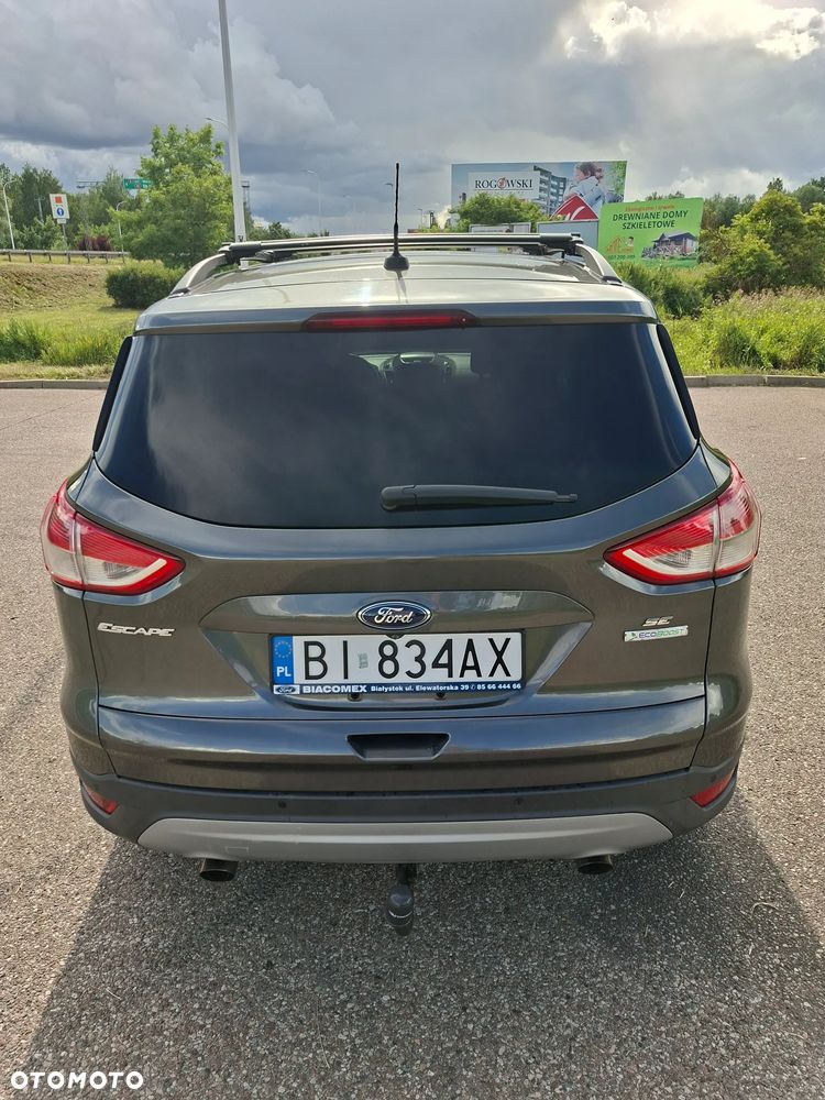 Ford Escape 2.0 EcoBoost AWD Titanium - 4