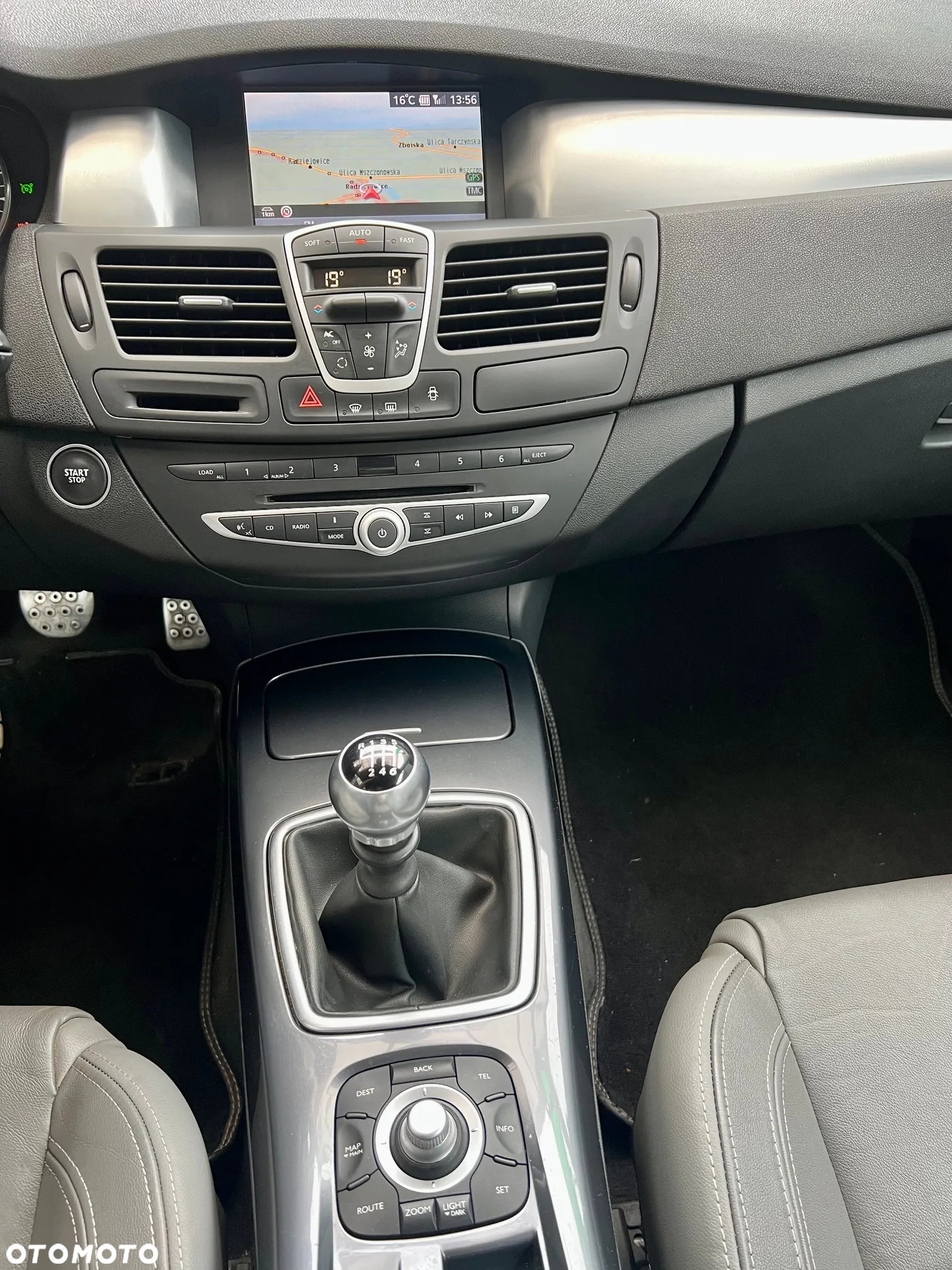 Renault Laguna Coupe dCi 180 FAP GT - 15