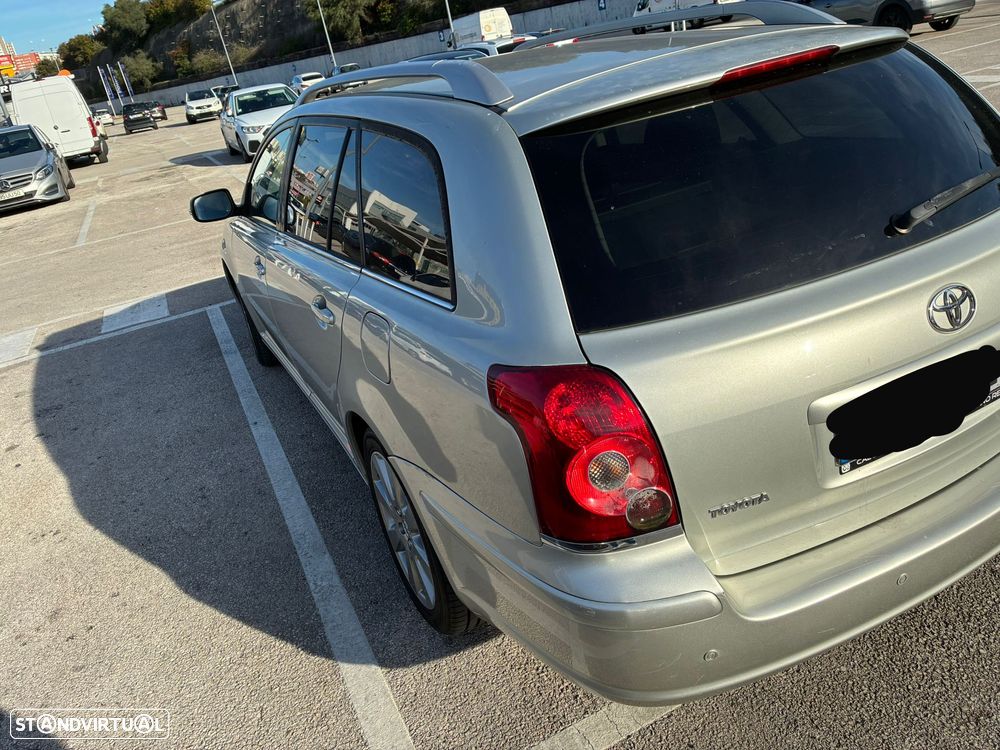 Toyota Avensis SW 2.0 D-4D - 10