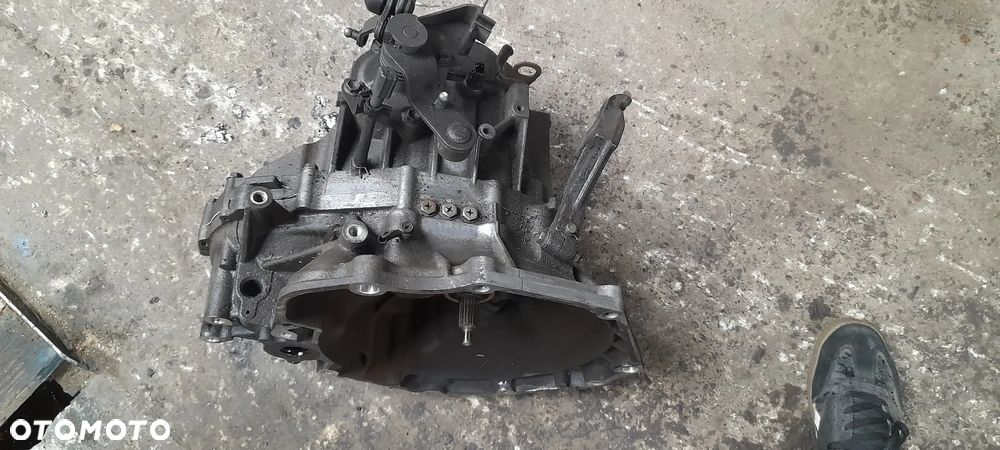 GŁOWICA SILNIKA OPEL 1.2 16V Z12XE     90400234 - 5