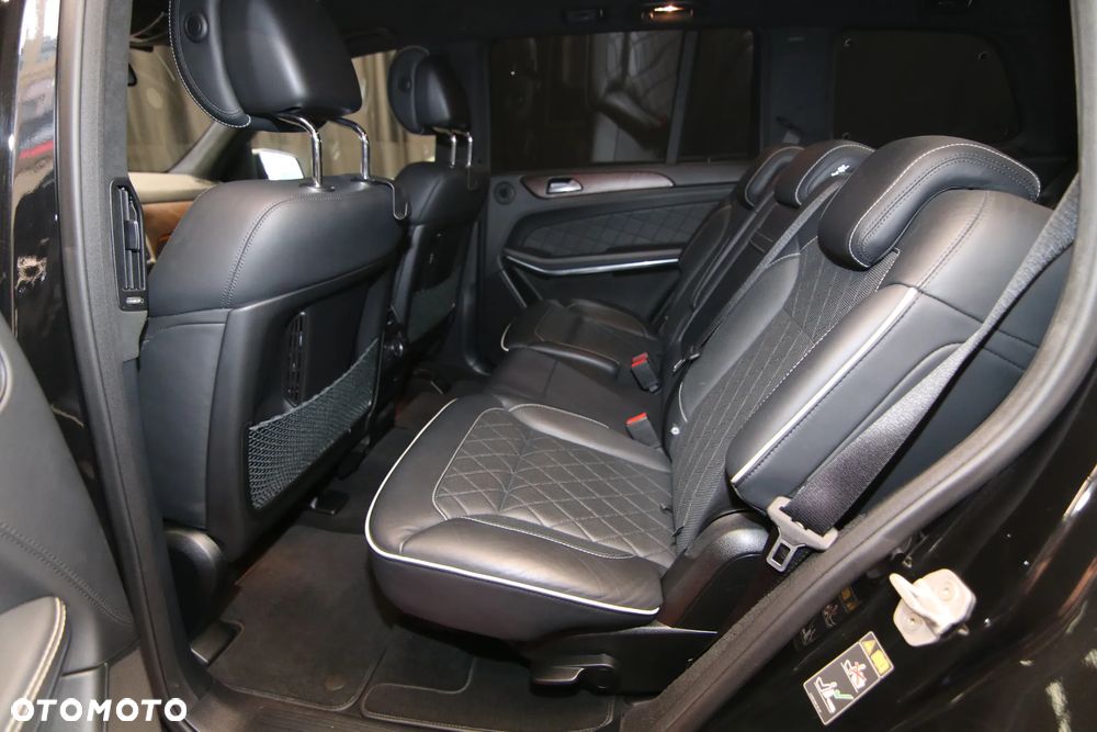 Mercedes-Benz GL - 27