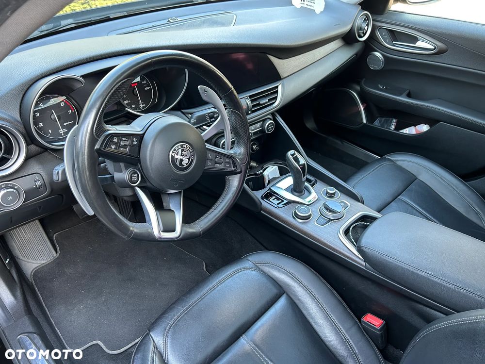 Alfa Romeo Giulia 2.0 Turbo TI Q4 - 5