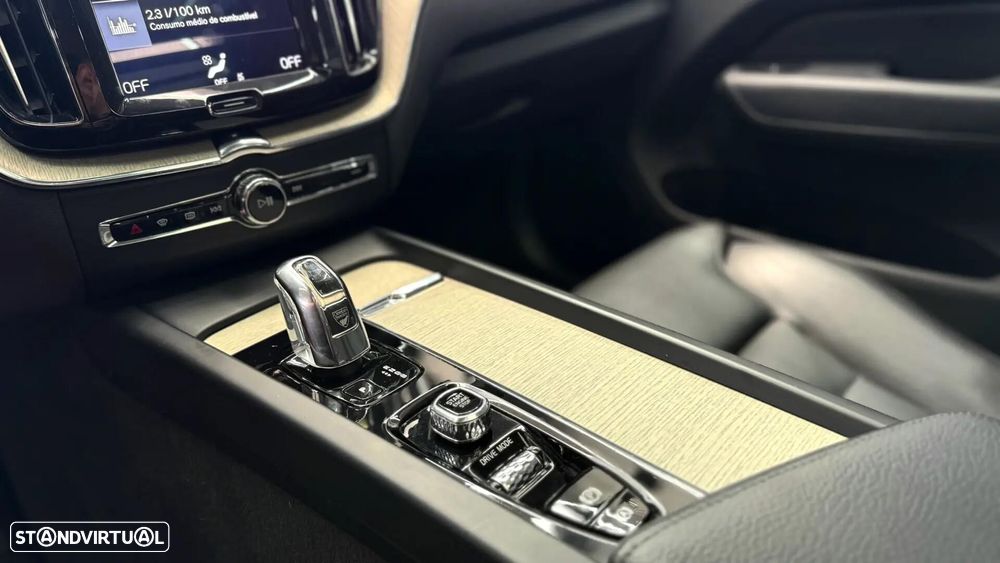 Volvo XC 60 2.0 B4 Inscription Geartronic - 16