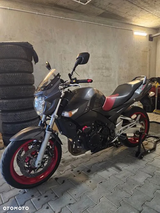 Suzuki GSR - 30