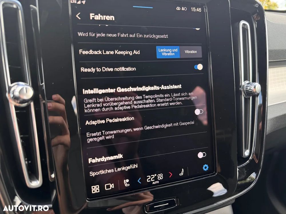 Volvo XC 40 B3 AT FWD MHEV Plus Dark - 14