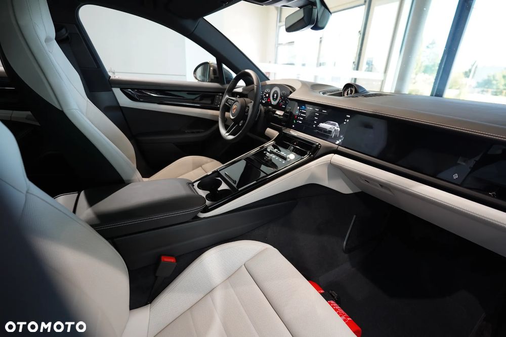 Porsche Panamera 4S E-Hybrid PHEV - 29