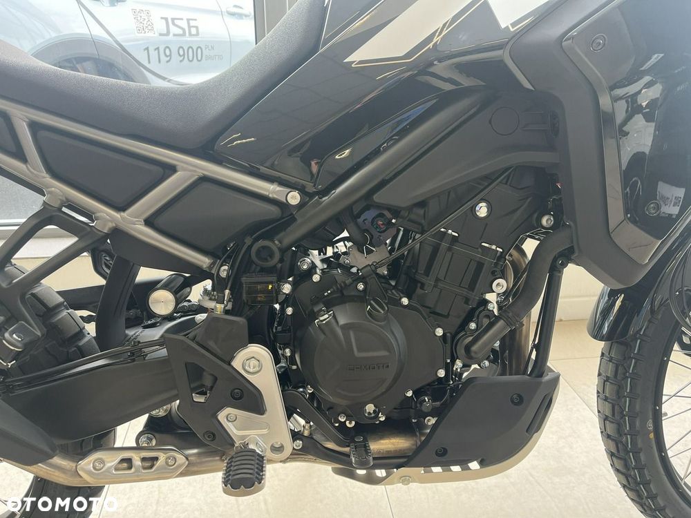 CFMoto MT - 7