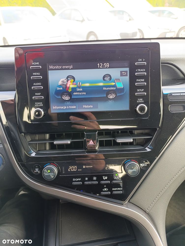 Toyota Camry 2.5 Hybrid Comfort CVT - 23