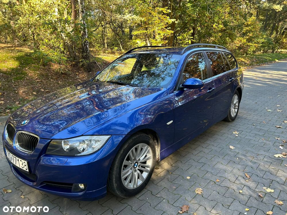 BMW Seria 3 318i Touring - 3