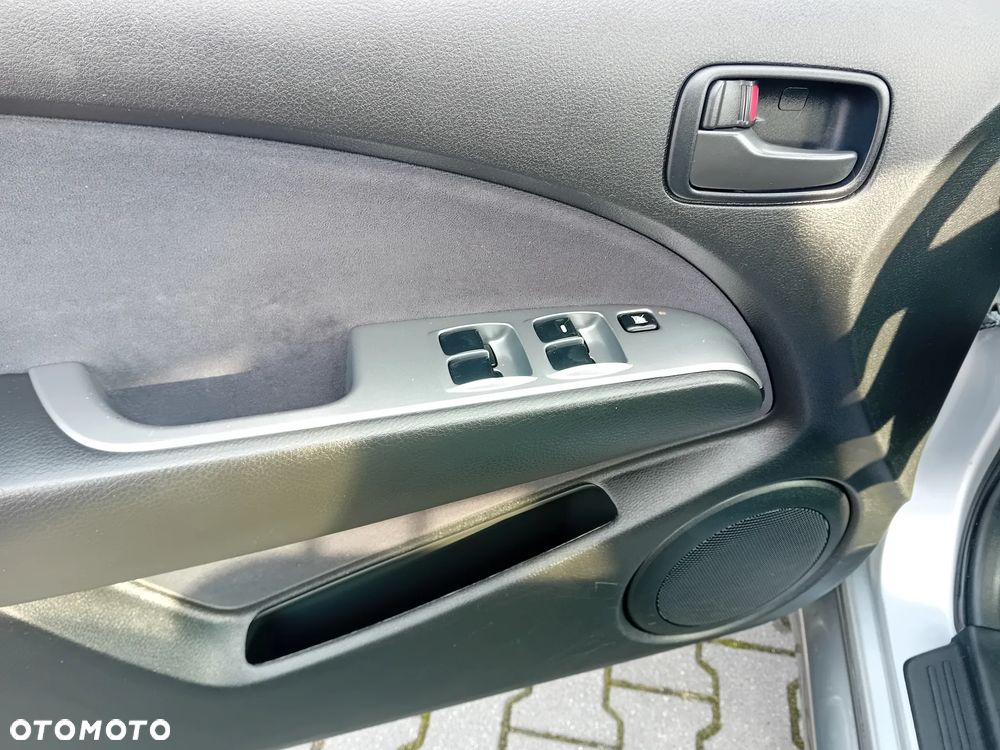 Mitsubishi Outlander - 17