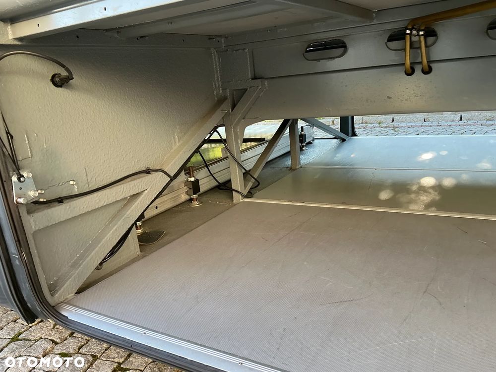 Mercedes-Benz INTOURO m - 9