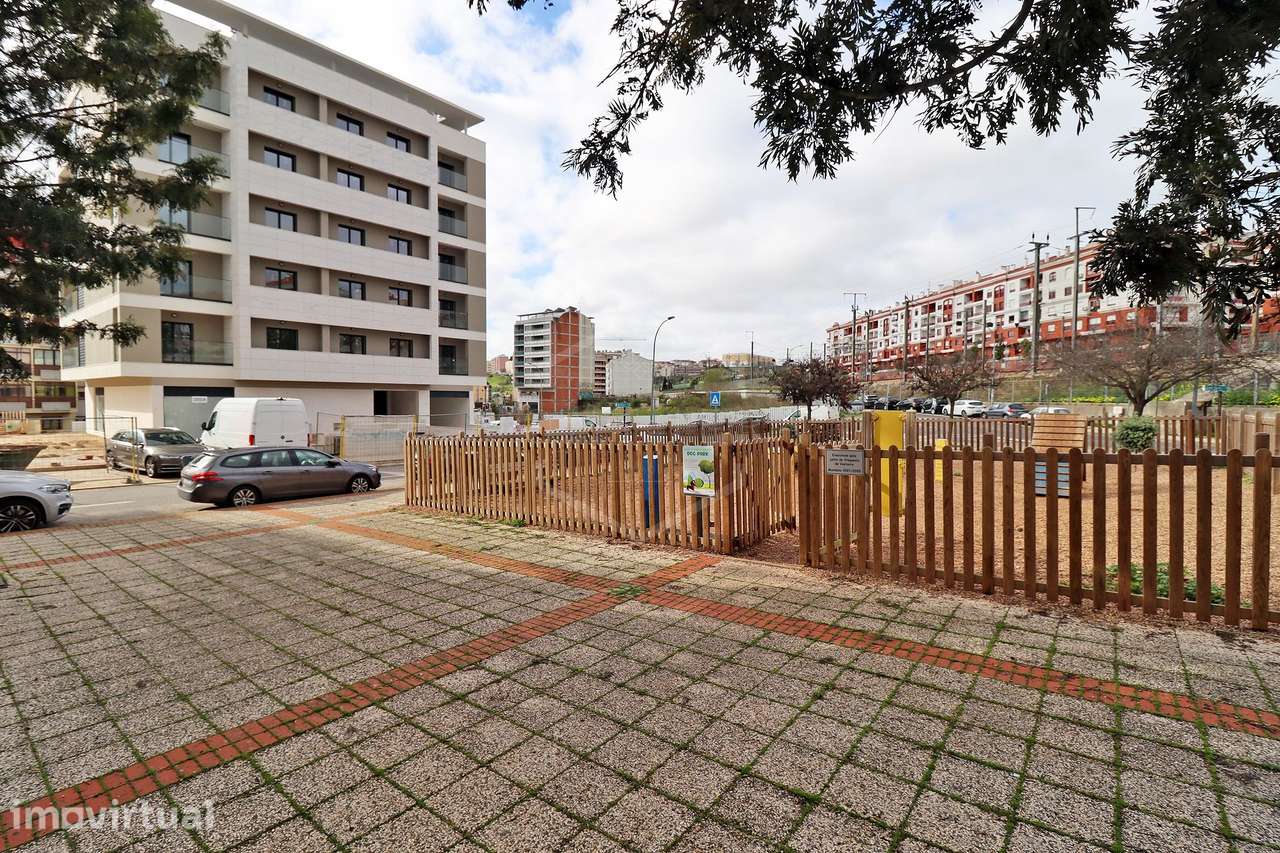 Terreno para constr. de prédio na urb. Villa Park, Amadora - Grande imagem: 4/24