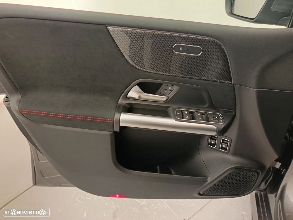 Mercedes-Benz B 250 e AMG Line - 27