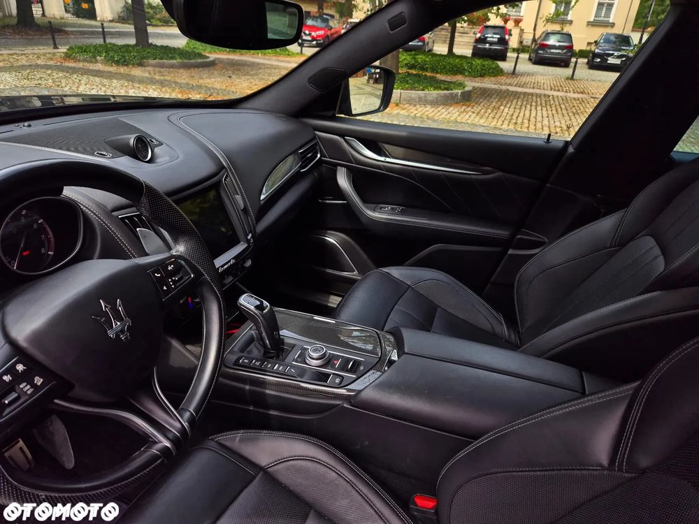 Maserati Levante - 11