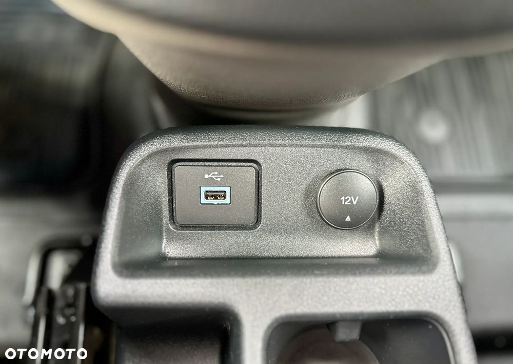 Ford TRANSIT CONNECT - 23