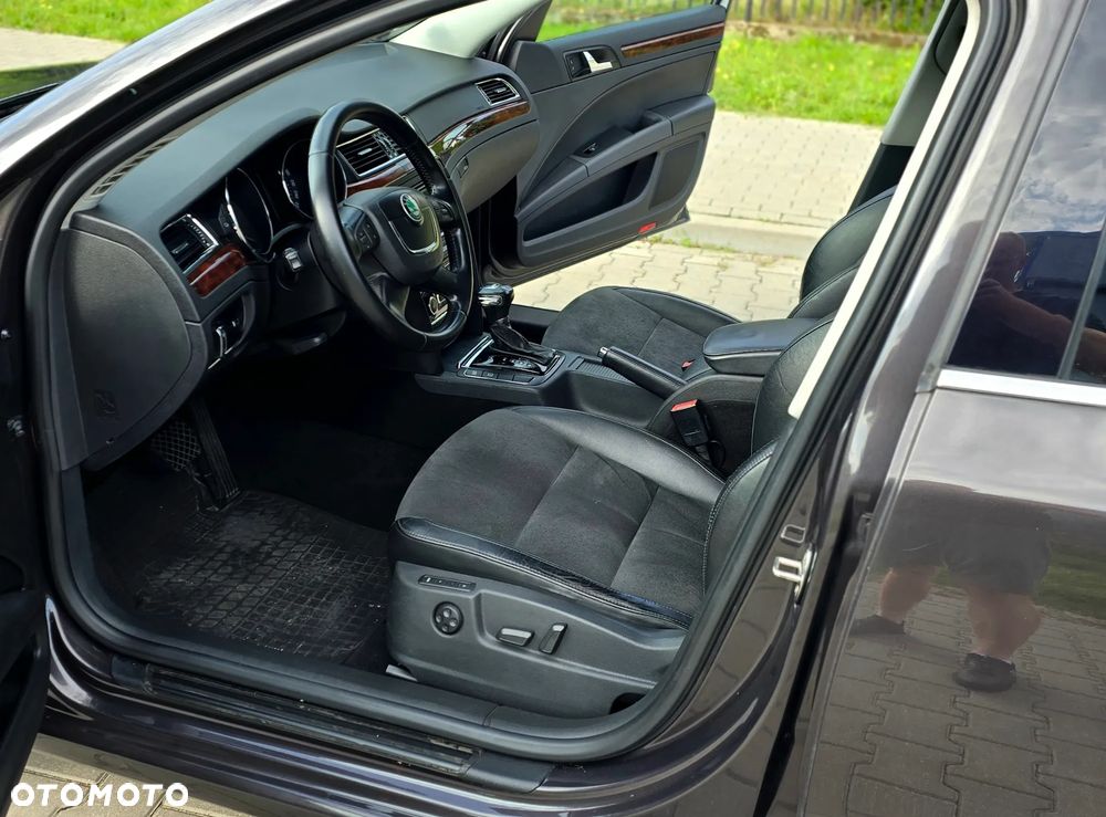 Skoda Superb 2.0 TDI Ambition DSG - 12