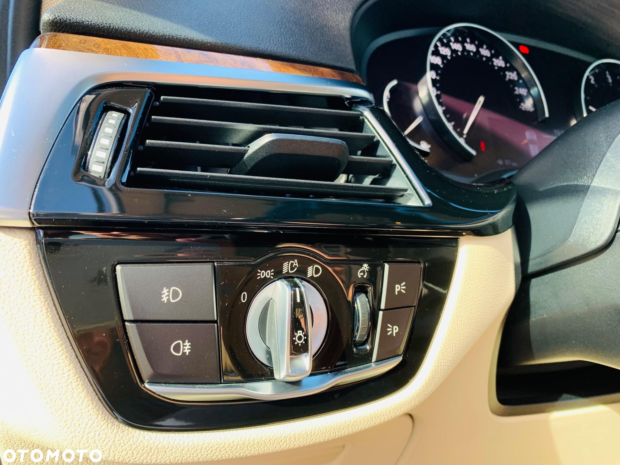 BMW Seria 5 530i GPF xDrive Luxury Line - 40