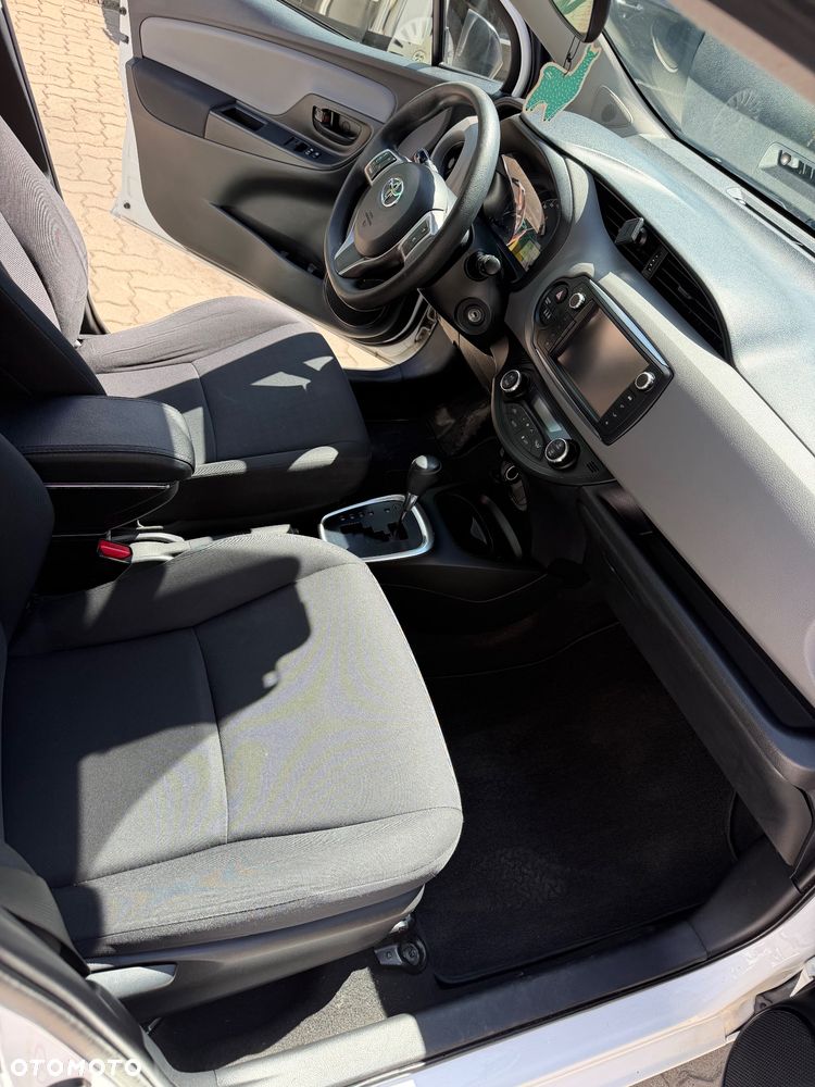 Toyota Yaris Hybrid 100 Active EU6 - 9