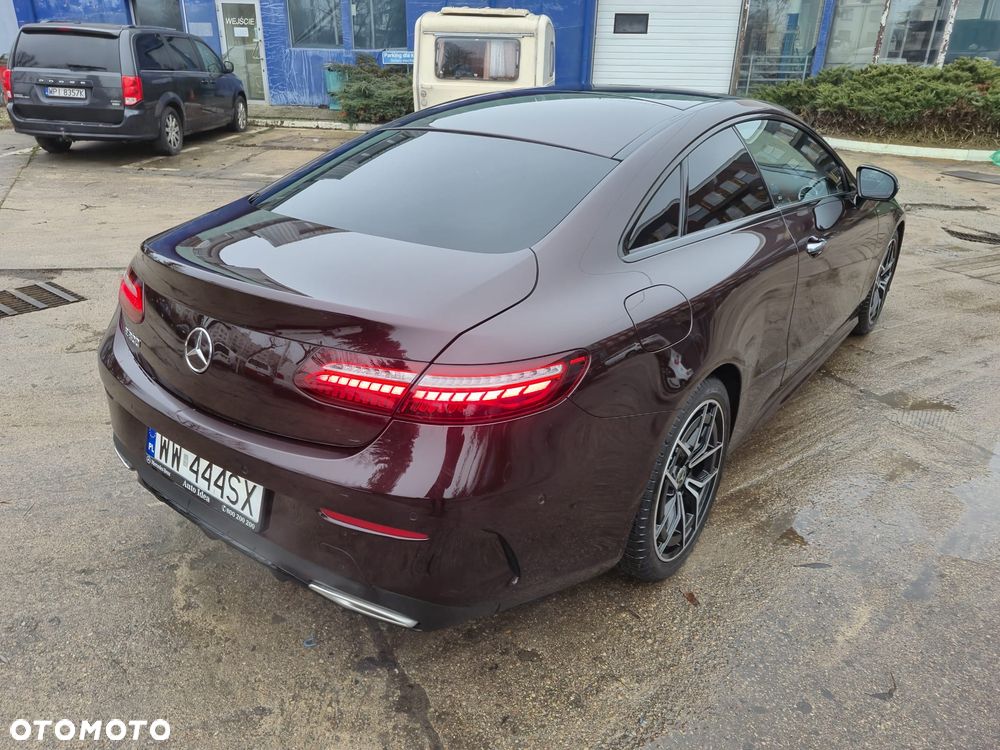 Mercedes-Benz Klasa E 300 Avantgarde - 22