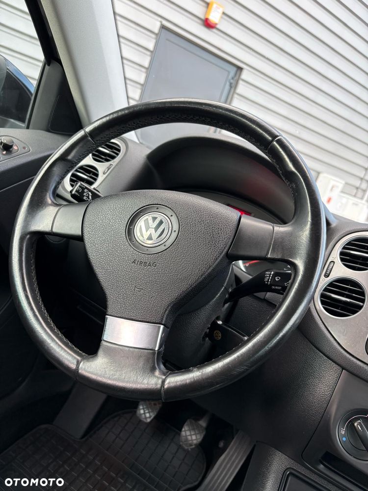 Volkswagen Tiguan - 16