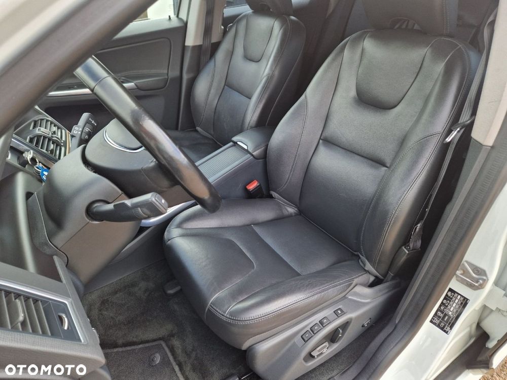 Volvo XC 60 D4 Momentum - 10