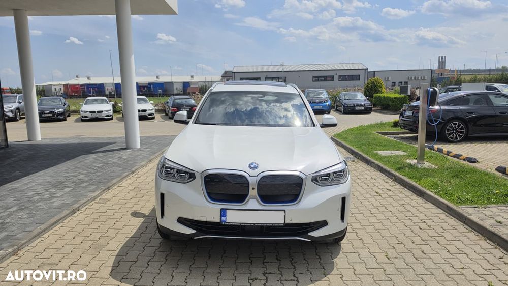 BMW iX3 Standard - 4
