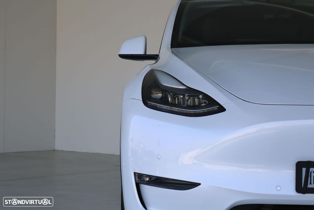 Tesla Model Y - 3