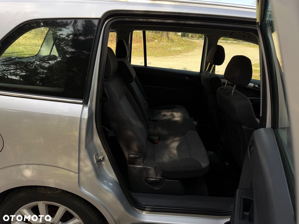 Opel Zafira 1.8 Enjoy - 10