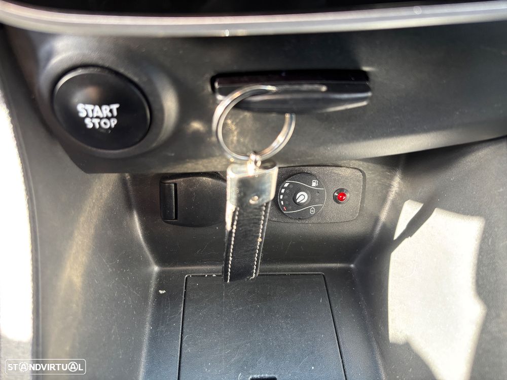 Renault Clio 0.9 TCe Limited Bi-Fuel - 9