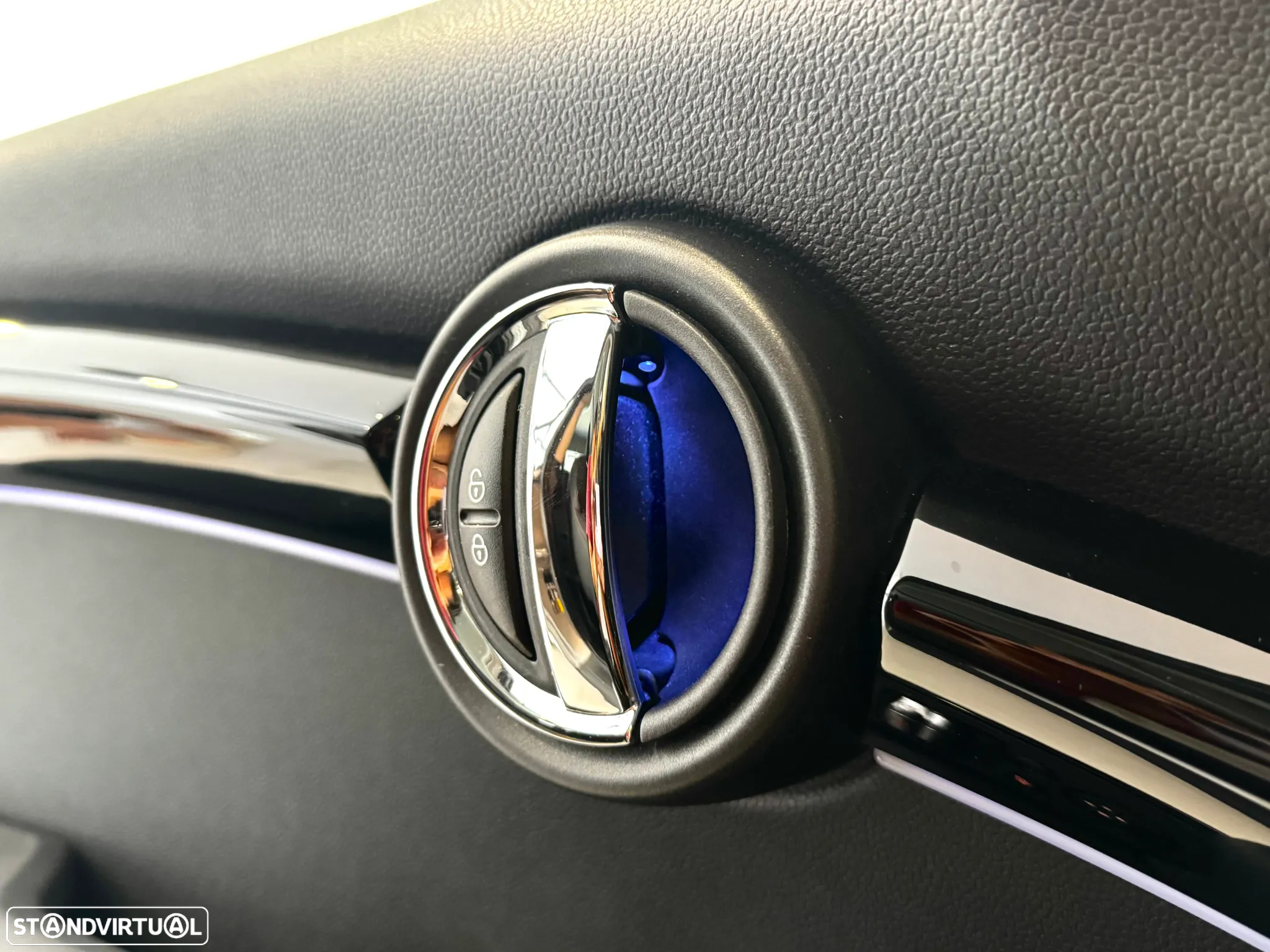 MINI 3 Portas Cooper SE Premium Extra Essential - 34