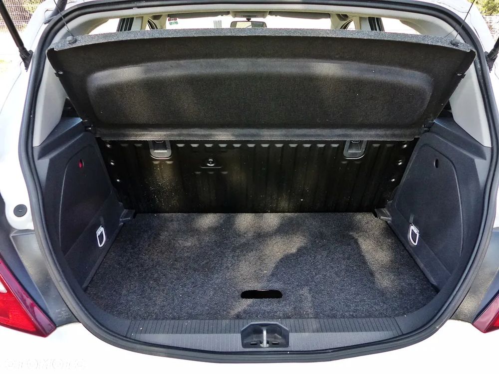 Opel Corsa 1.2 16V Enjoy - 10