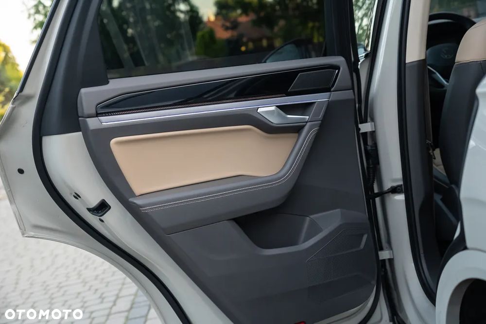 Volkswagen Touareg 3.0 V6 TDI 4Motion DPF Automatik R-Line - 33