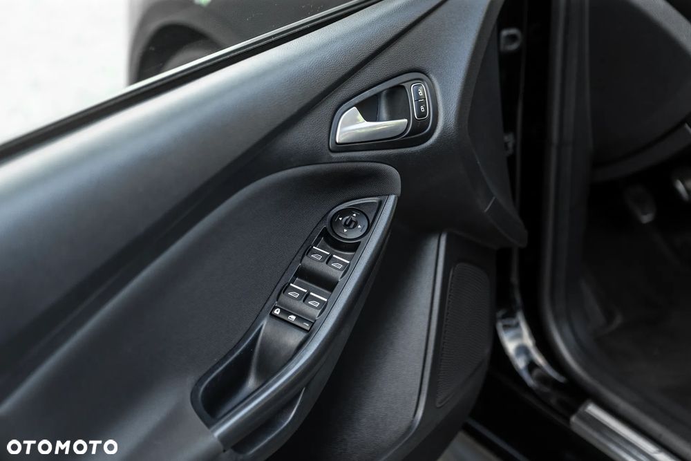 Ford Focus - 37