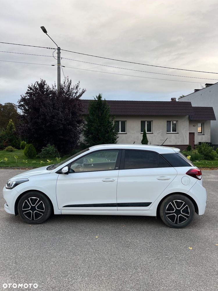 Hyundai I20 2016 photo 2