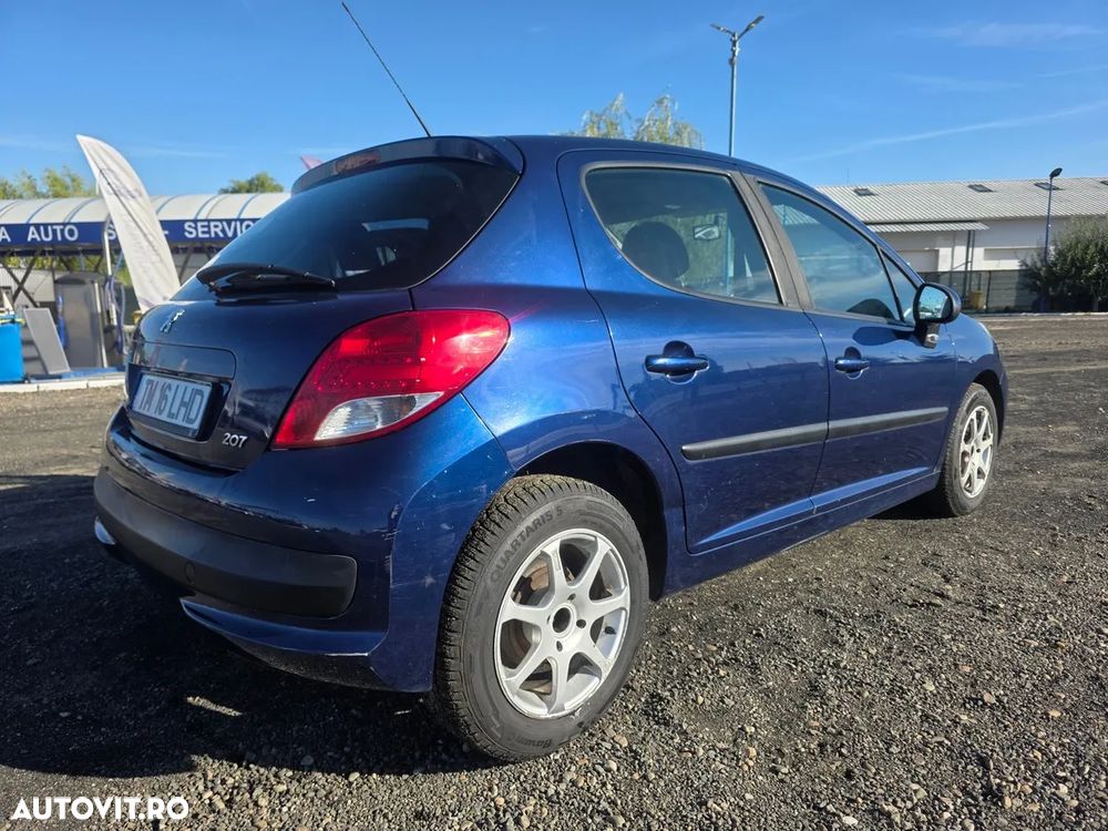 Peugeot 207 - 8