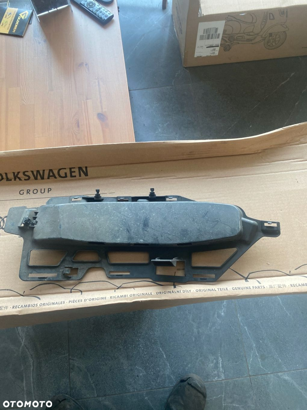 Łapacz powietrza osłona kratki lewa GLE A1678858703 - 2