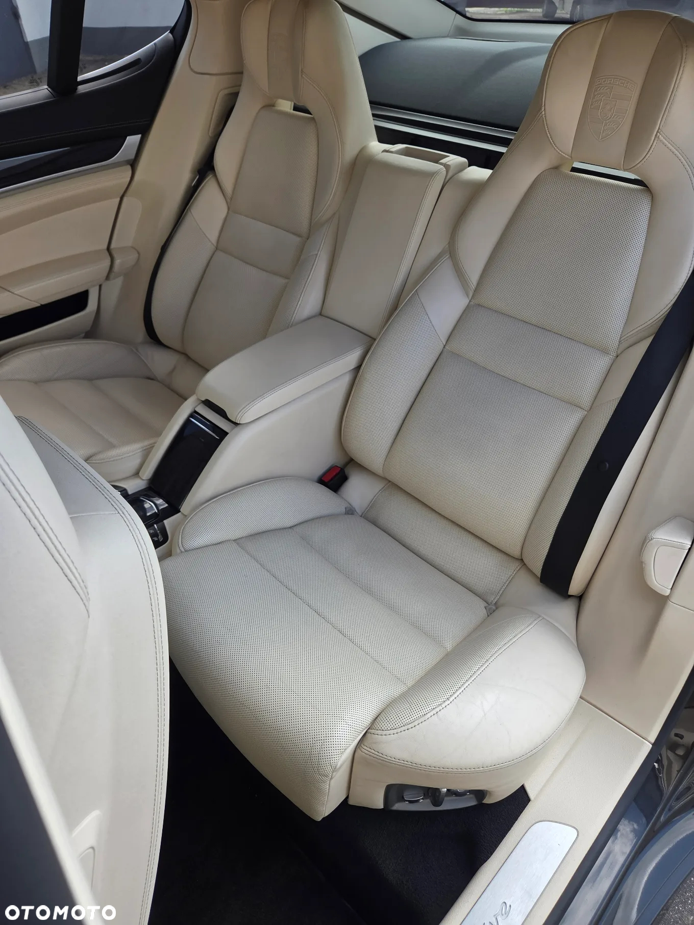 Porsche Panamera 4S Executive - 10
