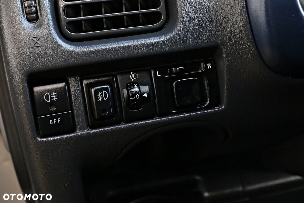 Suzuki Ignis - 38