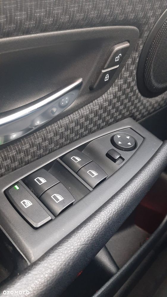 BMW Seria 2 218d - 19