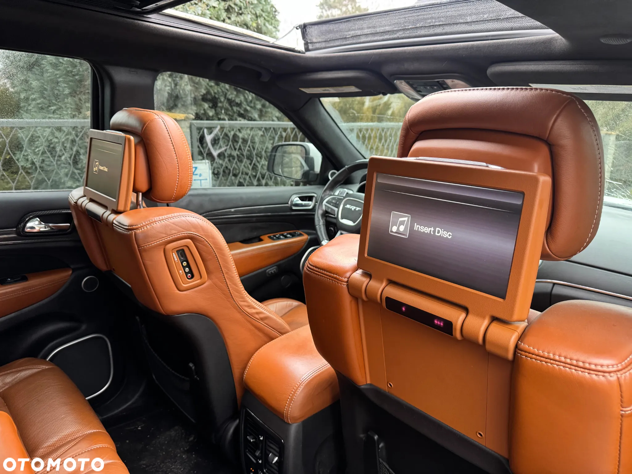 Jeep Grand Cherokee - 24