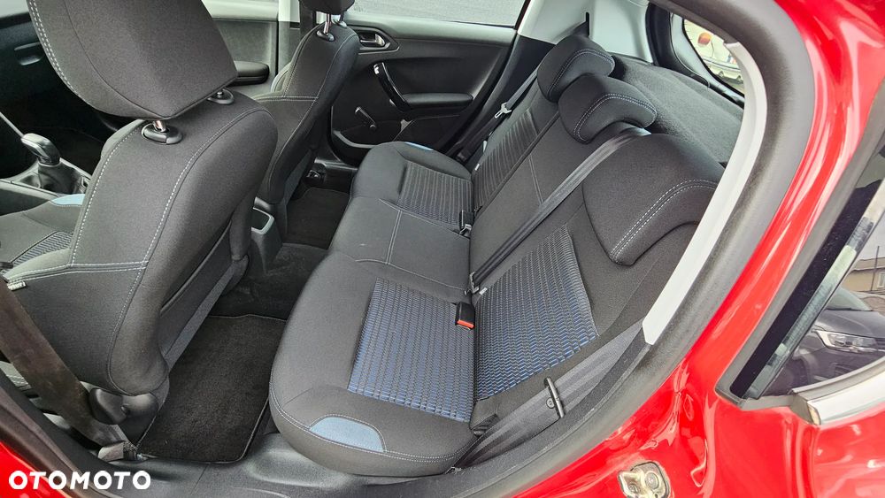 Peugeot 208 - 21