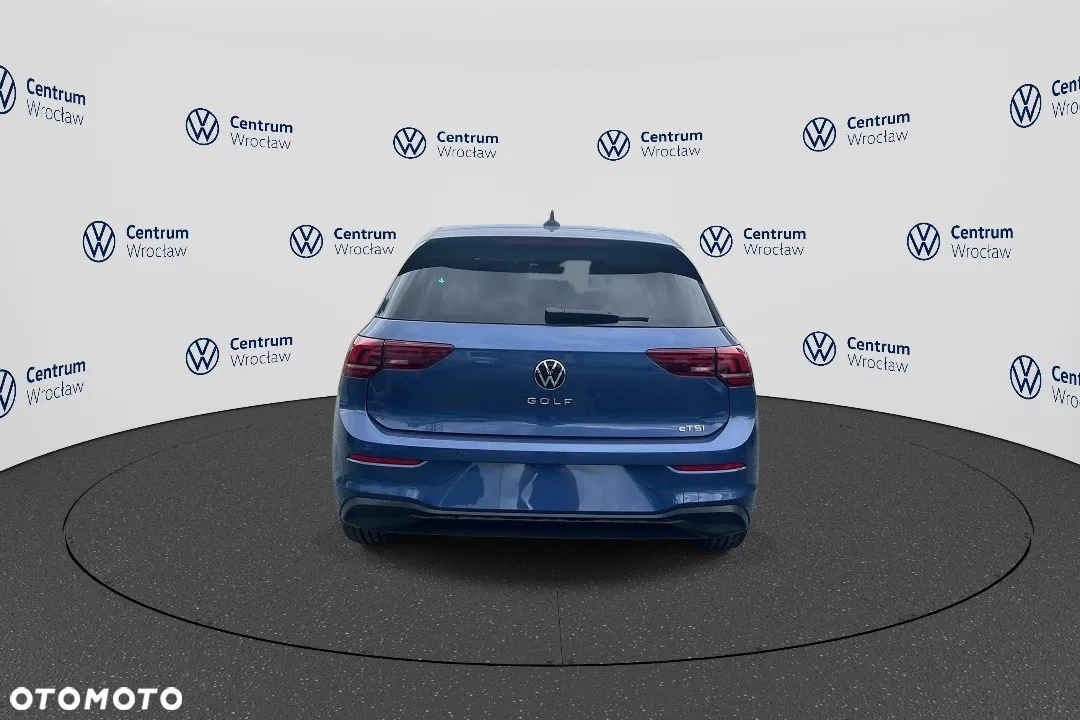 Volkswagen Golf - 6