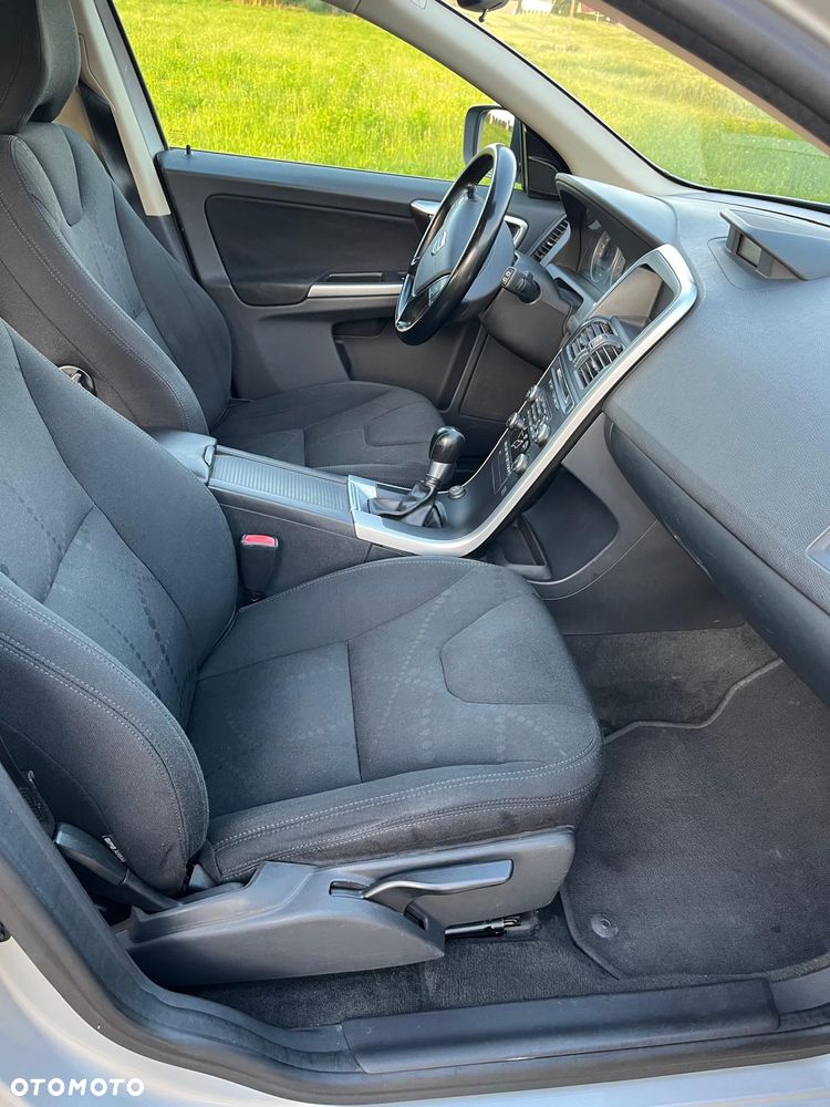 Volvo XC 60 2.4D Kinetic - 20